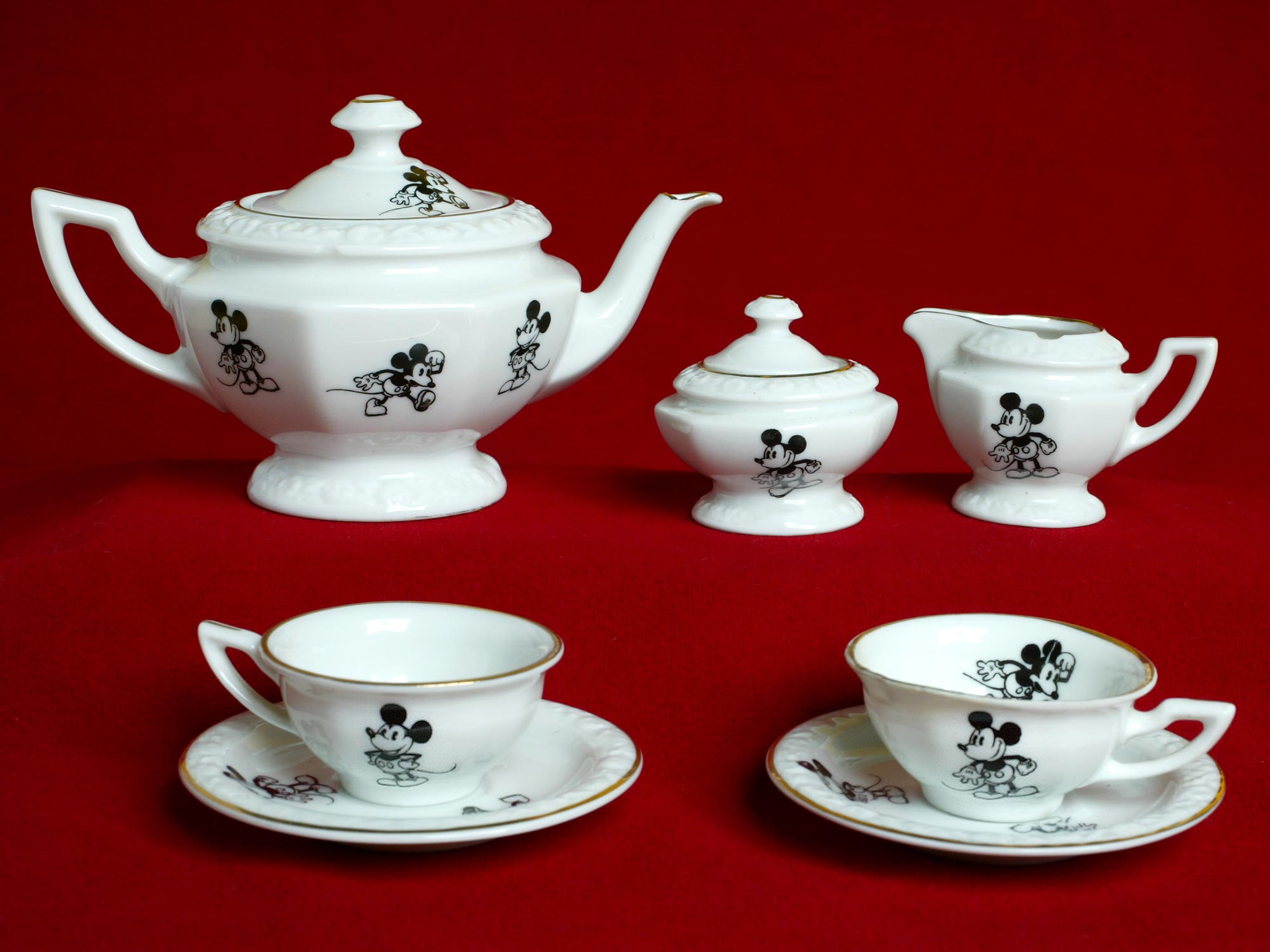 Mickey Mouse tea set